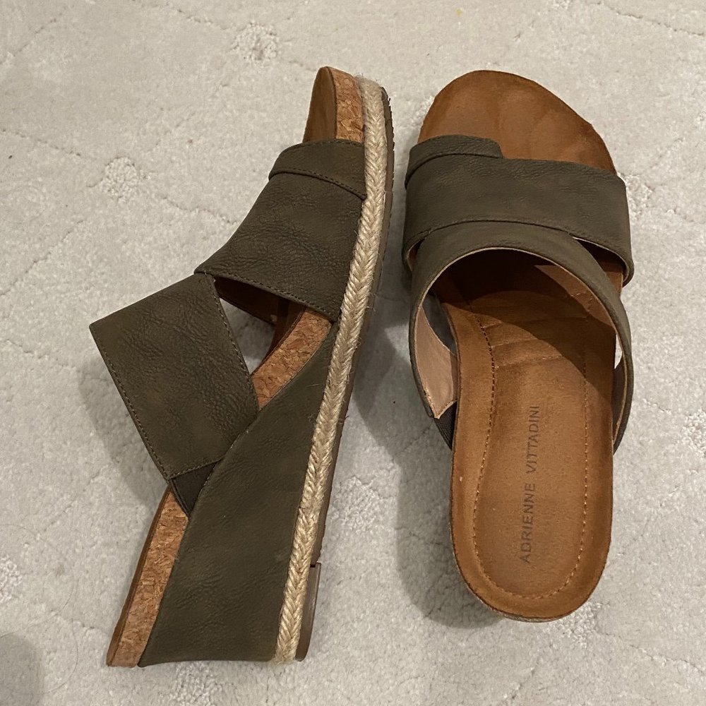 Adrienne Vittadini Tilly Wedge Pump 9.5 Olive